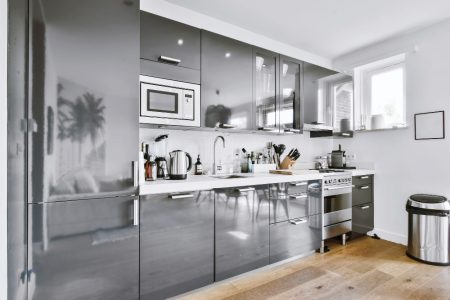 Transformez votre cuisine avec une touche d'élégance grâce à la peinture grise